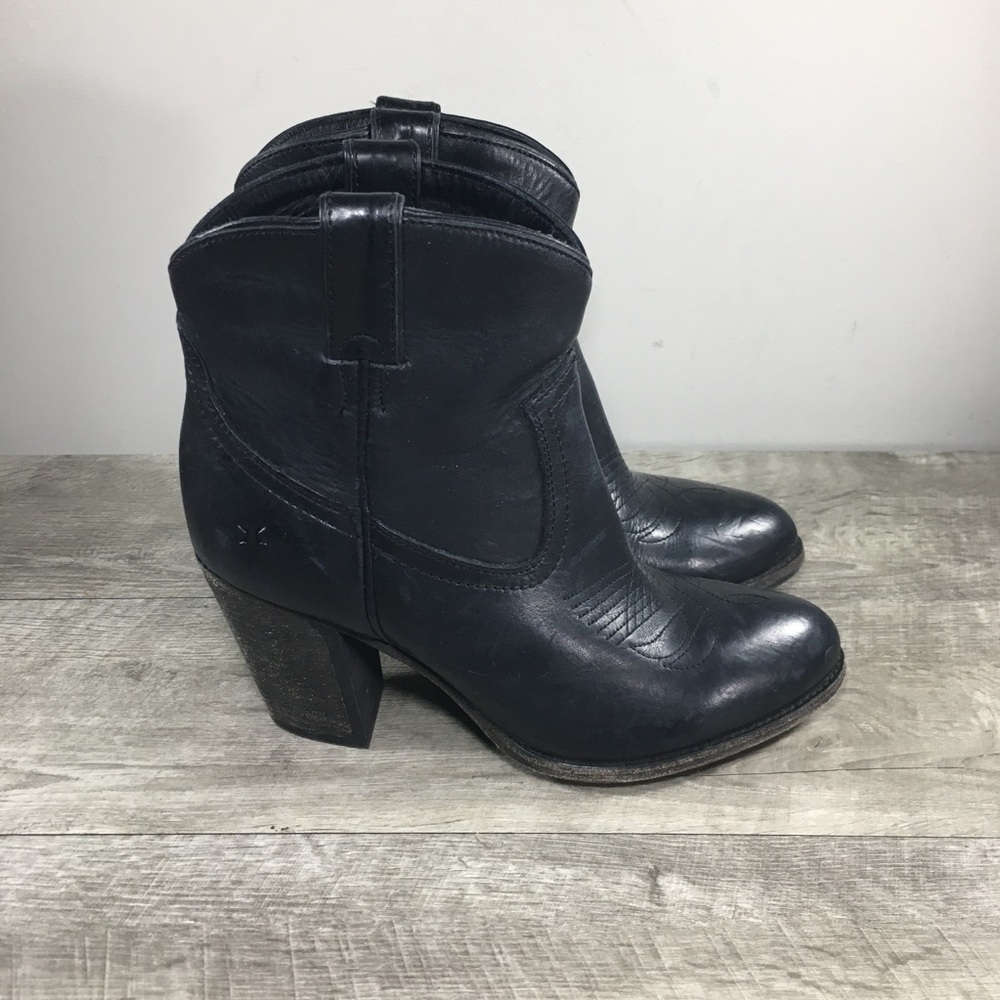 Women’s FRYE 76799 Llana Short Pull-on Black Leather Western Bootie Boots Size 9